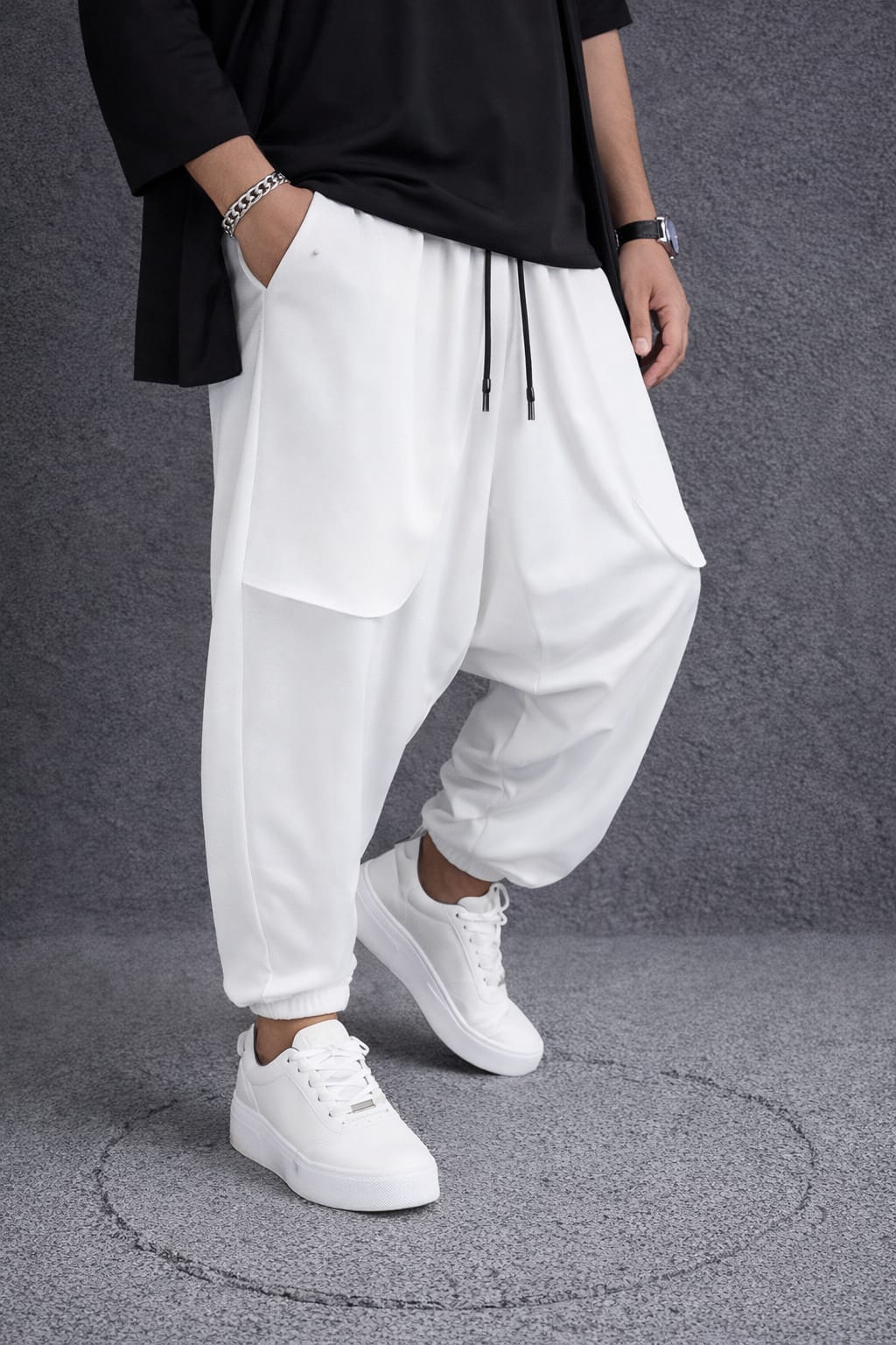 Pantaloni cu buzunare loose si siret H107